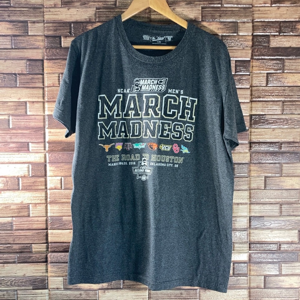 Unisex XL Gray March Madness 2016 NCAA The Victory T Shirt EUC